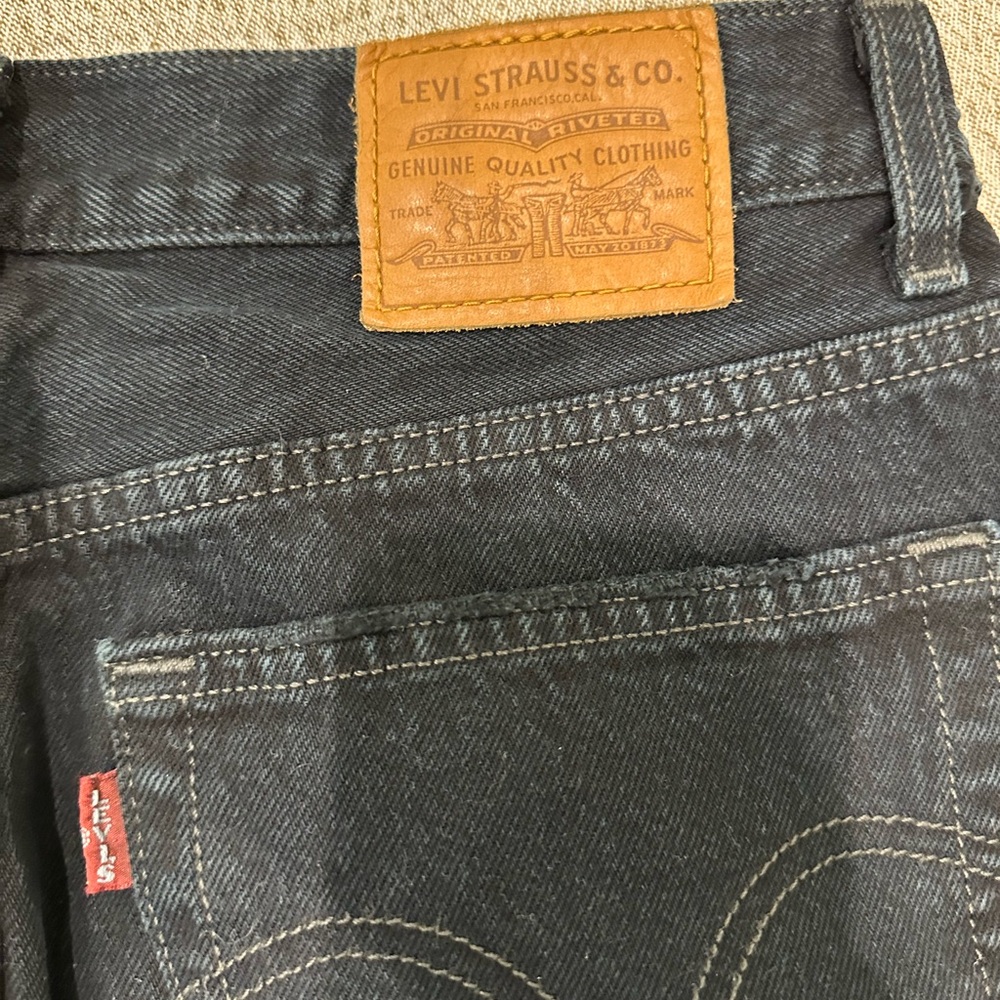 Levi's Dark Gray Denim skirt frayed hem - Picture 3 of 7
